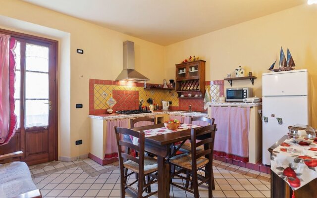 Lovely Holiday Home in Chianni With Swimming Pool