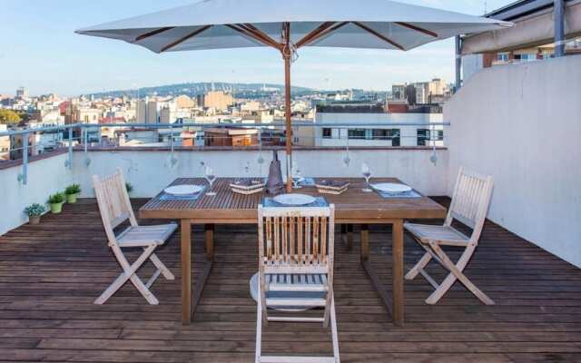 Luxurious 3 Bedroom Flat & Terrace in Sants