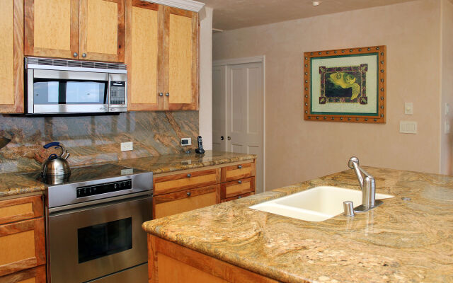 Makena Surf - CoralTree Residence Collection