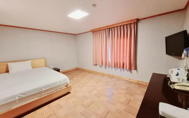 Hotel G