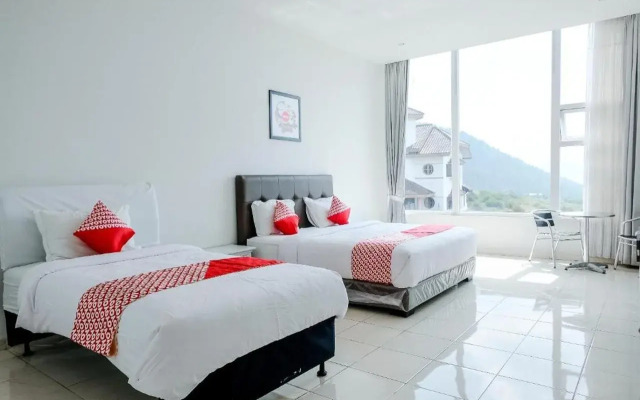 Hotel O Batu near Jatim Park formerly Villa Bukit Panderman Residence