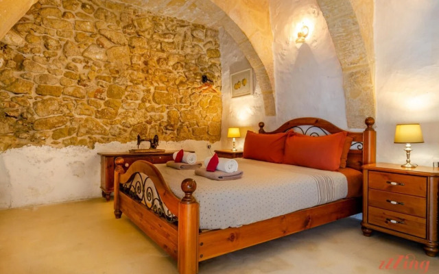 Studio w Courtyard in a Traditional Country Home