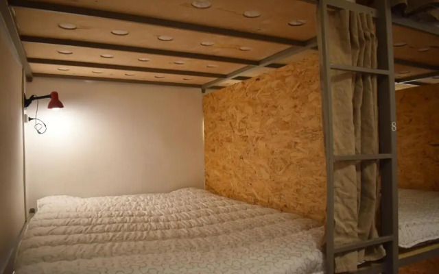 Sleep Studio Hostel