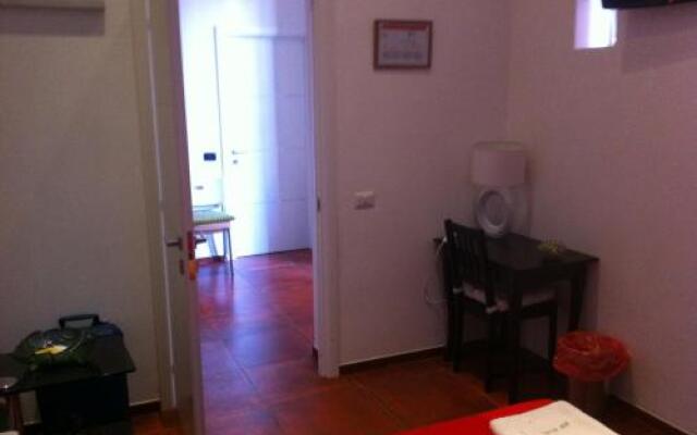 Alle Porte del Colosseo