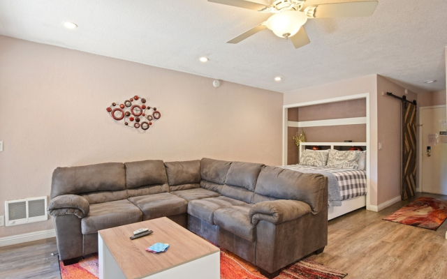 Kings Run Retreat Patio