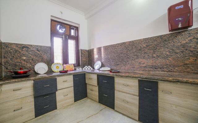 Oyo Home 16423 Spacious 3Bhk