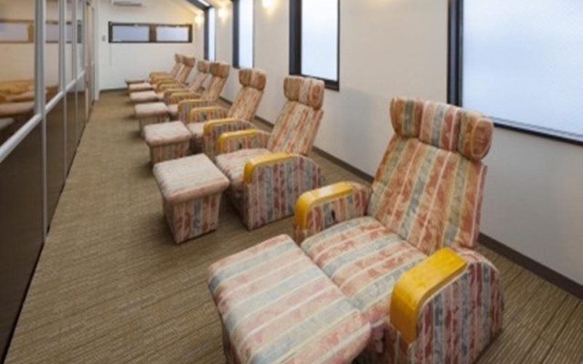 Sauna & Capsule Hotel Hollywood - Caters to Men – Guest Rooms – Okayama
