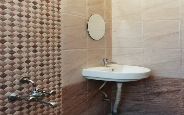 OYO Flagship 22520 Lakeview Lohegaon