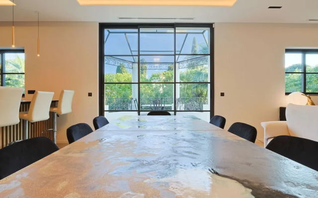 Villa Deva - 5 Bedrooms - Heated Pool