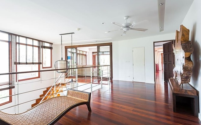 Amatapura Beachfront Villa 12