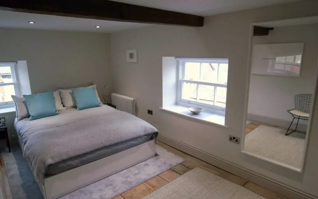 Stylish Wells Penthouse With Cathedral Views
