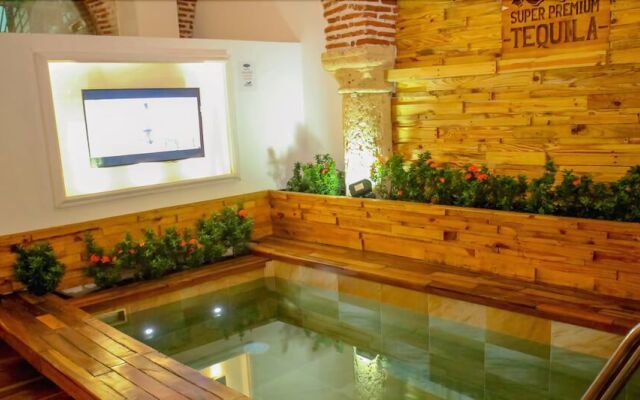 Bourbon St Hostal Boutique - Hostel