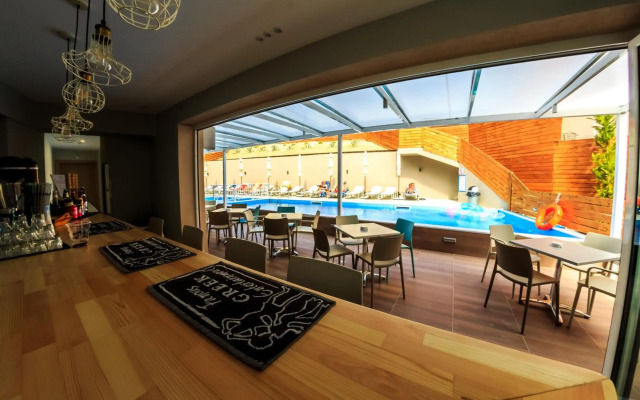 Porto Planos Beach Hotel
