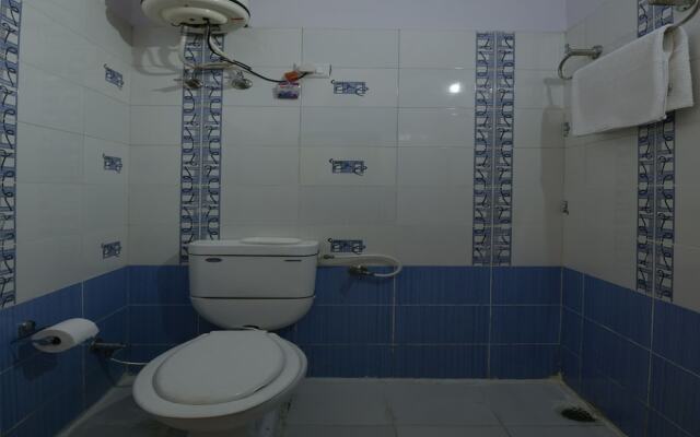 OYO 11923 Hotel Rajdhani Palace