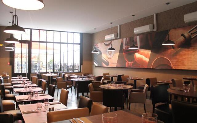 Les Chambres Du Fil Rouge