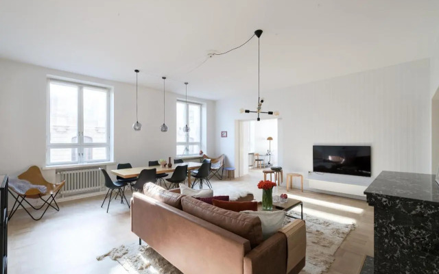 Luxury Design Apartment