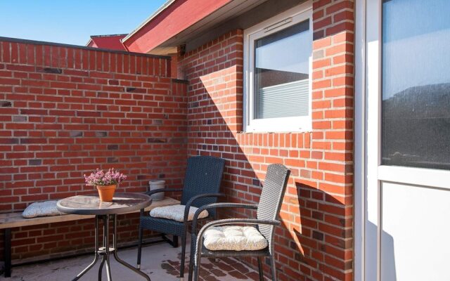 Beautiful Holiday Home in Henne Near Sea