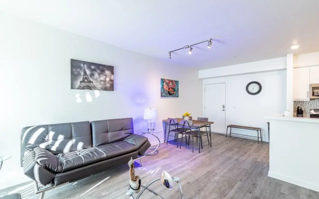 Modern 2br Apartment On Gordon St Hollywood 2 Bedroom Apts by RedAwning