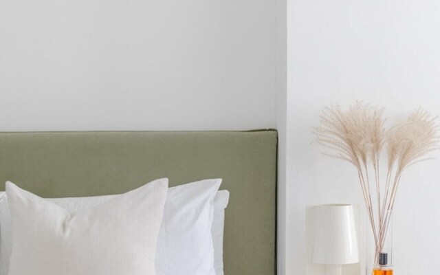 Sleek Scandi-inspired 2BD Flat, Fulham