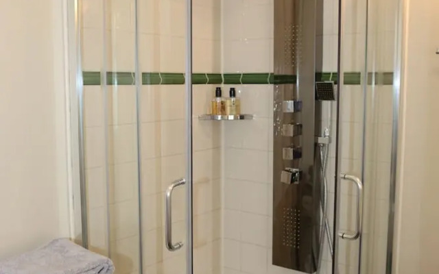 The Waves: Yorkshire Coast B&B