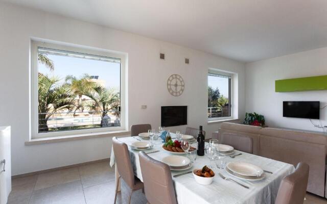 Villa piscina 5 camere 5 bagni spiaggia Ionio m780