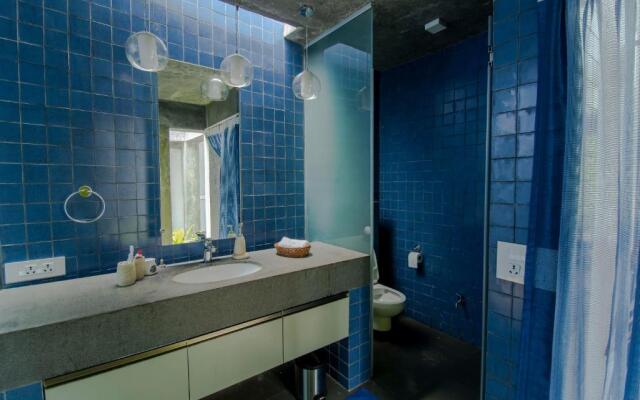 SaffronStays Solasta, Mulshi - Infinity Pool Villa with Mulshi DAM Views
