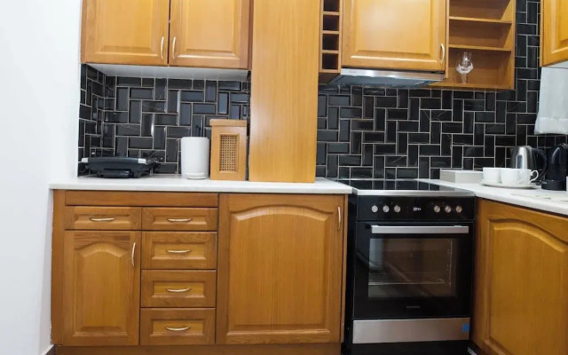 Stylish Renovated 2 Bd Apt in Exarcheia