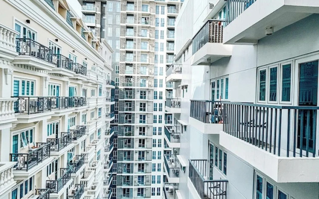 Spacious Comfort & Charm