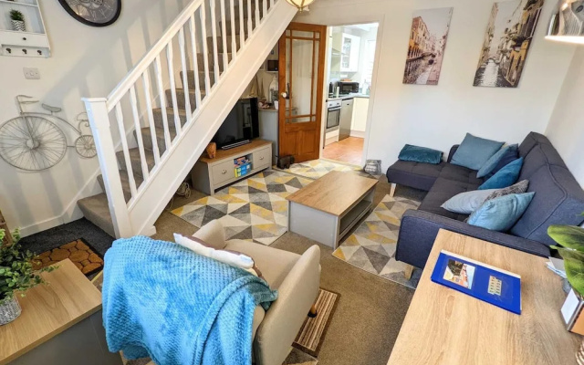 Beautiful 2 Bedroom House in Quiet Location