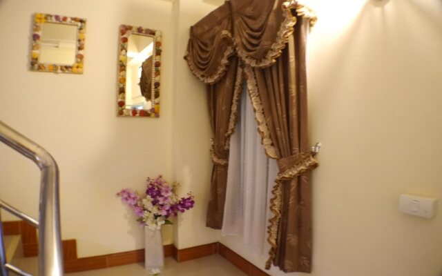 Na's Place
