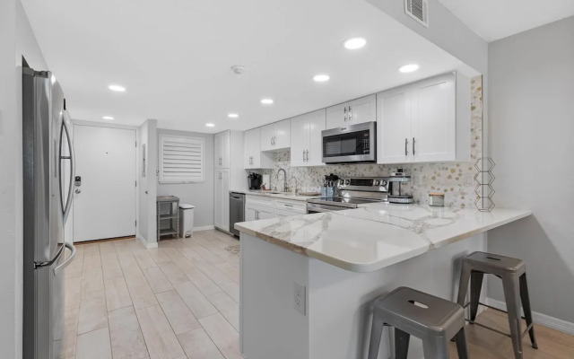 Ponce de Leon Towers 804