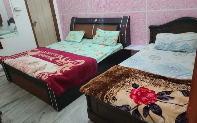 Roomshala 153 Hotel Krishnashrya