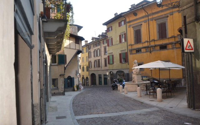 Fontana del Delfino