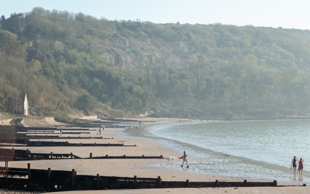 Garden Apartment On The Beach