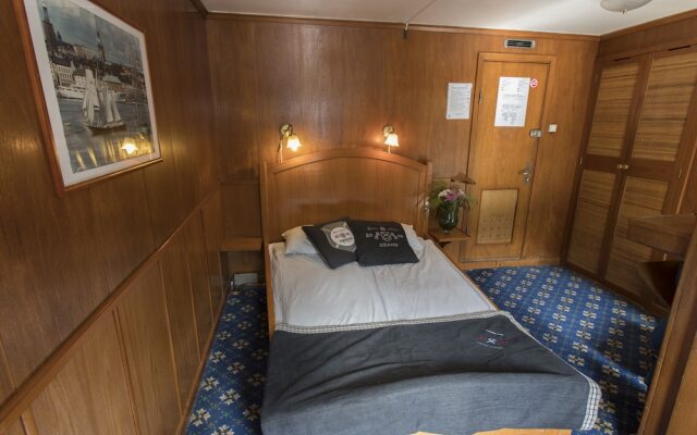 MS Birger Jarl - Hotel & Hostel