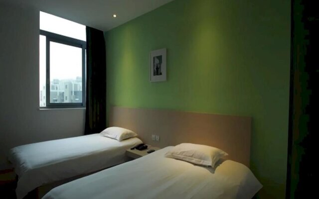 Motel 168 Shanghai Nanhui Huinan Town Tesco Branch