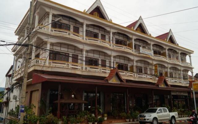 Champa Hotel