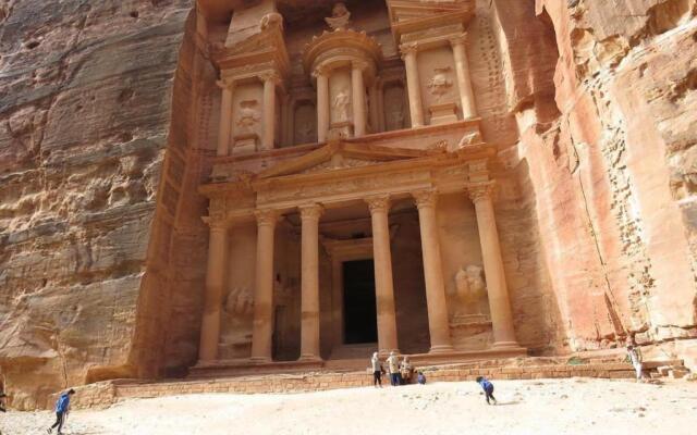 Petra Town Check-In Hotel