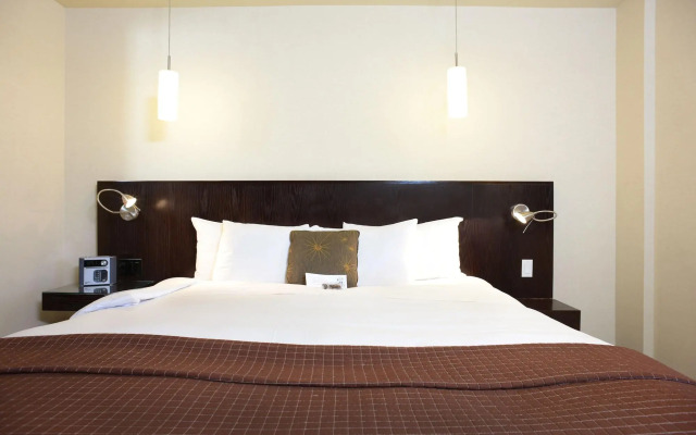 The Shaw Club Hotel