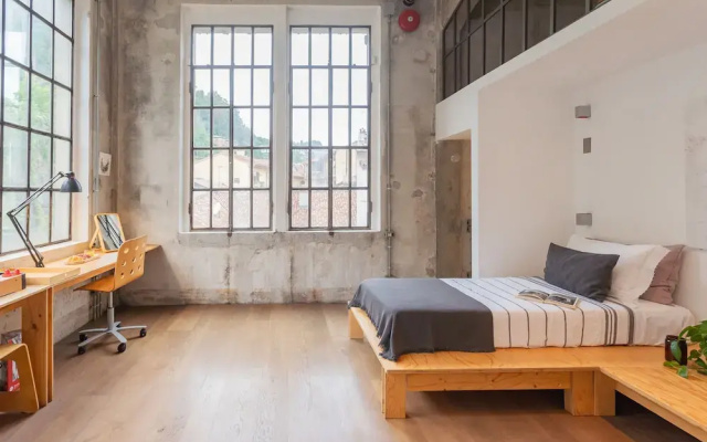Design Loft With Private Parking