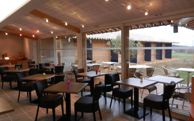 The Originals City, Hôtel Albizia