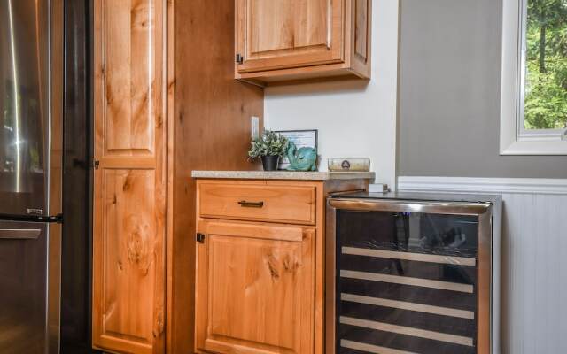 Lakeside Dreamin' 4 Bedroom House