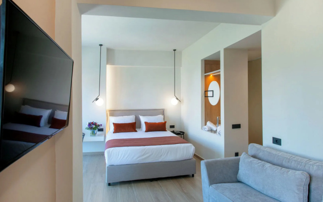The City Hotel & Suites