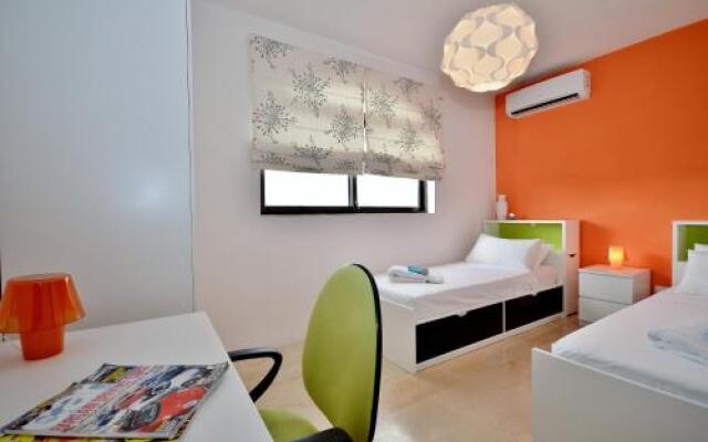 City Living Suite Tk 3 Rm 3