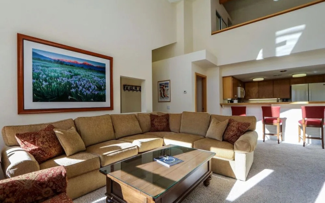 Snowcreek #880 3 Bedroom Condo by RedAwning