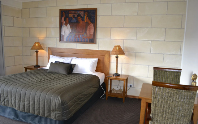 Loch Ard Motor Inn