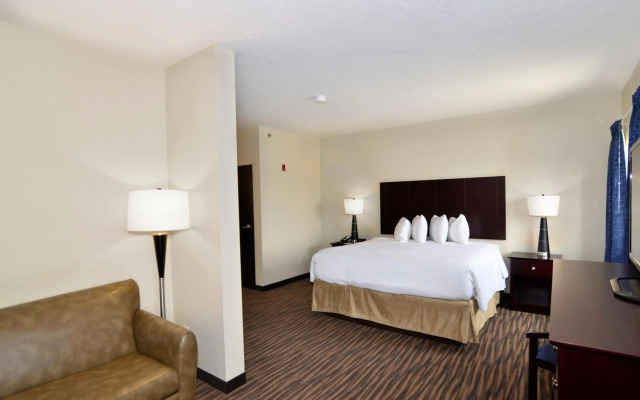 Cobblestone Inn & Suites - Holstein