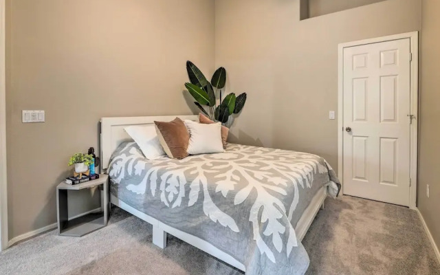 Pet-friendly Scottsdale Retreat w/ Pool & Balcony!
