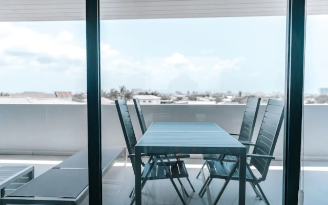 Gray Door Apartments - Adults Only