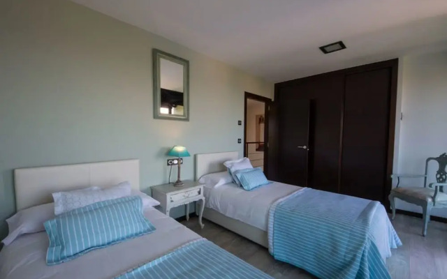 Sanxenxo 101120 5 Bedroom Villa By Mo Rentals